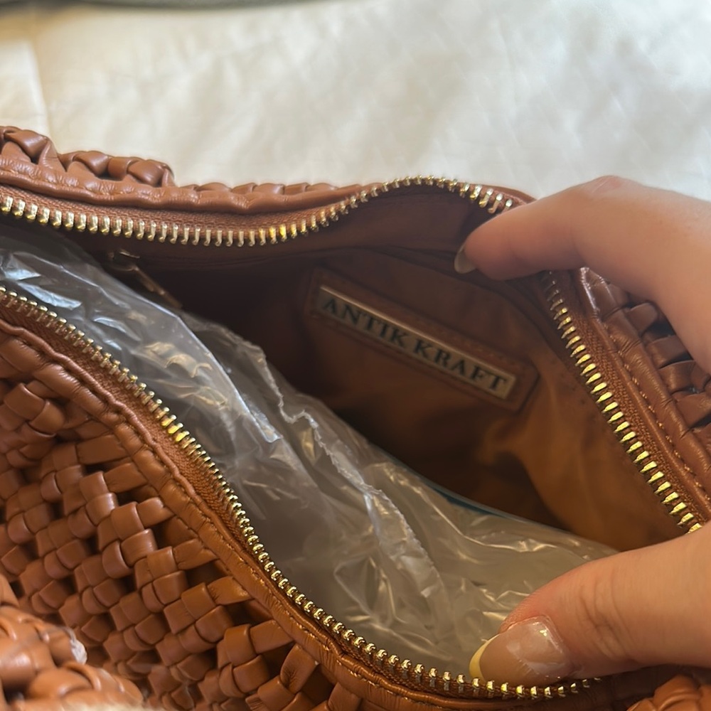 Brown Woven Shoulder Bag - Picture 4 of 4